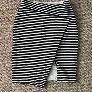 White house black market SIZE 4 black and white striped pencil skirt asymmetrica